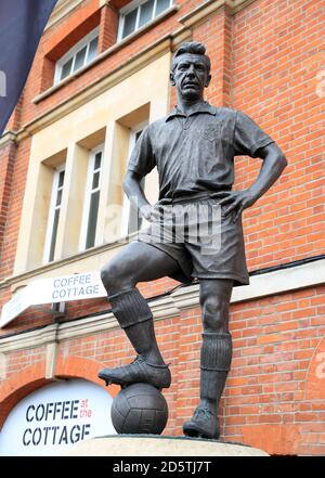 La statue de Johnny Haynes à l'extérieur de Craven Cottage Banque D'Images