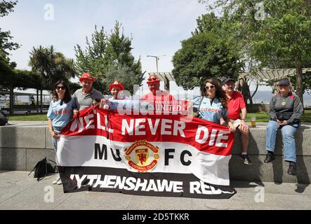 Manchester United et Celta Vigo fans dans le centre de Vigo avant le jeu Banque D'Images