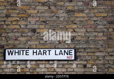 Vue générale d'un panneau à White Hart Voie Banque D'Images