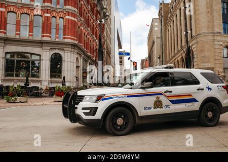 Un véhicule utilitaire de police exploité par la Gendarmerie royale du Canada (GRC) descend la rue Elgin à Ottawa (Ontario), au Canada, en octobre 2020. Banque D'Images