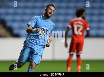 Marc McNulty, de Coventry City, célèbre le deuxième but de son camp du jeu Banque D'Images