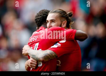 Ricky Holmes, de Charlton Athletic, célèbre son deuxième but Banque D'Images