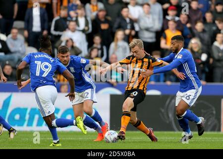 Jarrod Bowen de Hull City (au centre) David Davis de Birmingham City (à droite) Et Harlee Dean, de Birmingham City, se battent pour le ballon Banque D'Images