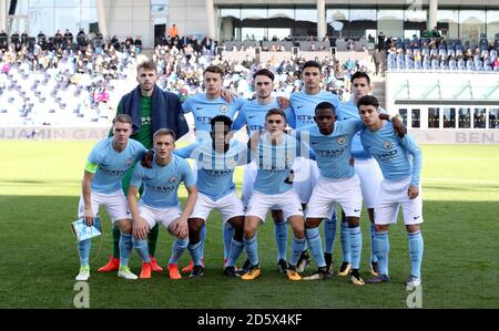 Le groupe d'équipe de Manchester City pose pour une photo - rangée supérieure (de gauche à droite) : Daniel Grimshaw, Colin Rosler, Ed Francis, Nabil Touaizi et Benjamin Garre. Rangée du bas (de gauche à droite) : Jacob Davenport, Matthew Smith, Tom DELE-Bashiru, Iker Pozo, Rabbi Matondo et Brahim Diaz Banque D'Images