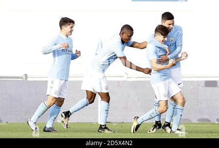 Benjamin Garre de Manchester City (à droite) célèbre la deuxième fois de son côté but du jeu Banque D'Images