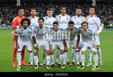 Une vraie photo de groupe d'équipe de Madrid : Keylor Navas, Garcia Sergio Ramos, Toni Kroos, Raphael Varane, Karim Benzema, et Cristiano Ronaldo Marcelo, Alaron isco, Achraf Hakimi, Casemiro et Luka Modric. Banque D'Images