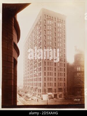 Vue extérieure du bâtiment Monadnock, situé au 53 West Jackson Boulevard, Chicago, Illinois, vers 1891. Banque D'Images