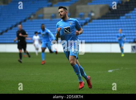 Marc McNulty, de Coventry City, célèbre le deuxième but de son camp du jeu Banque D'Images