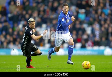 Jonathan Grounds de Birmingham City et Ezgjan Alioski de Leeds United Banque D'Images