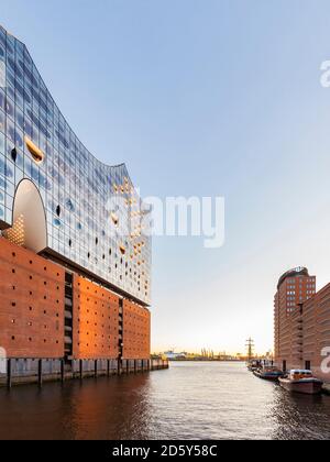 Allemagne, Hambourg, Elbe Philharmonic Hall et Sandtorhafen Banque D'Images