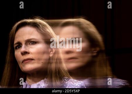 Washington, États-Unis d'Amérique. 14 octobre 2020. **note de la rédaction - vitesse d'obturation lente** la juge Amy Coney Barrett parle le troisième jour de son audition de confirmation au Sénat devant la Cour suprême à Capitol Hill, à Washington, DC, le 14 octobre 2020. Credit: Erin Schaff/Pool via CNP | usage dans le monde crédit: dpa/Alay Live News Banque D'Images