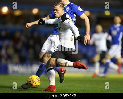 Matej Vydra, du comté de Derby, marque le deuxième but de son côté le jeu Banque D'Images