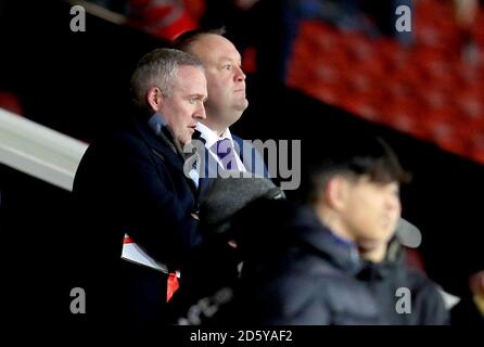 Paul Lambert, directeur de New Stoke City, dans les tribunes coup d'envoi Banque D'Images