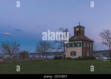 Allemagne, île de Reichenau, ambiance nocturne à Hochwart, ancien salon de thé Banque D'Images