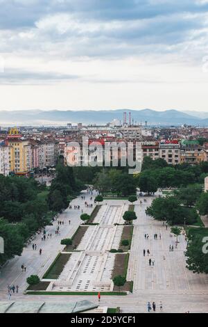 Bulgarie, Sofia, vue sur la ville, Vue du Palais National de la Culture à park Banque D'Images