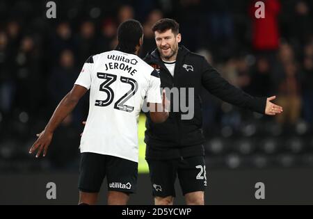 Cameron Jerome (à gauche) et David Nugent (à droite) du comté de Derby le sifflet final Banque D'Images