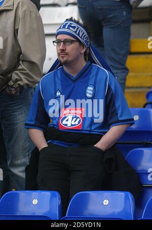 Les fans de Birmingham City sont découragés après leur relégation de la FA Barclays Premiership Banque D'Images