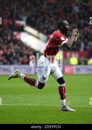 Famara Diedhiou, de Bristol City, célèbre son premier but jeu Banque D'Images