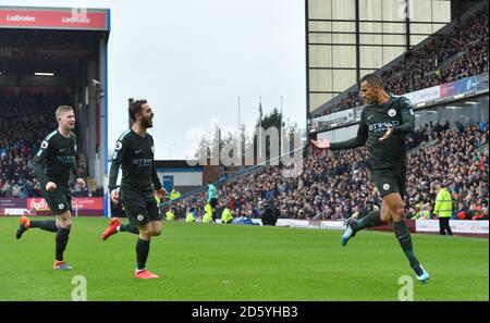 Da Silva Danilo, de Manchester City, célèbre la première fois que son camp a été mis à l'honneur but du jeu Banque D'Images