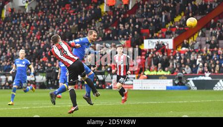 Pierre-Michel Lasogga de Leeds United marque le premier objectif de son équipe Banque D'Images