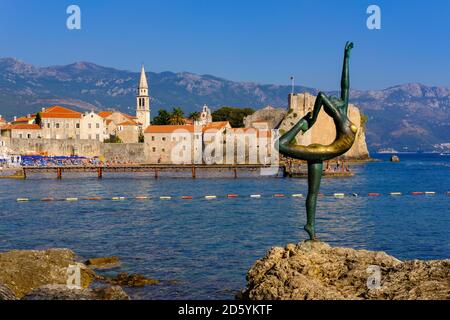 Monténégro, Côte Adriatique, Budva, Statue de la Ballerina Banque D'Images