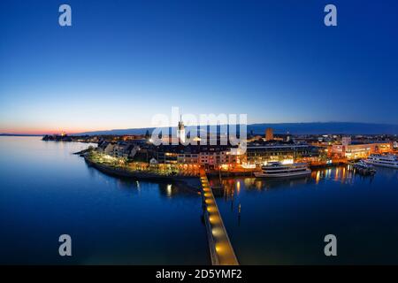 Allemagne, Lac de Constance, Friedrichshafen dans la soirée Banque D'Images