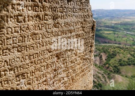 Turquie, Anatolie, Anatolie du Sud-est, province d'Adiyaman, Kahta, Parc national de Nemrut Dagi, Arsameia sur le Nymphaios, Inscription d'Antiochos I. Banque D'Images