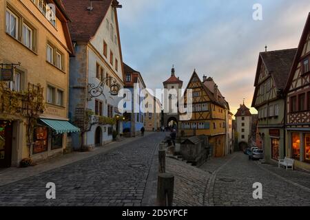 Allemagne, Rothenburg ob der Tauber, Ploenlein au crépuscule Banque D'Images