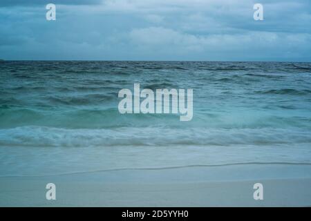 Maldives, Ari Atoll, vue de la mer agitée Banque D'Images