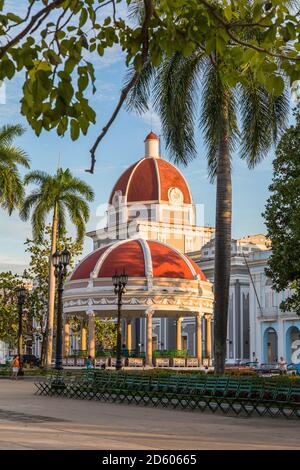 Cuba, Cienfuegos, vue sur le Pavillon Glorieta au parc Jose Marti Banque D'Images