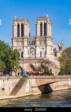 France, Paris, Ile de la Cité, vue sur la cathédrale notre Dame Banque D'Images