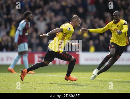 Roberto Pereyra (au centre) de Watford célèbre un but Banque D'Images