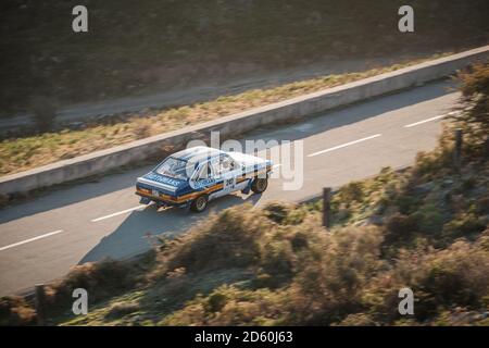 Col de San Colombano, Corse, France - 8 octobre 2020 : Jean-François Nicoules et Guillaume Amcelin participent à leur Ford Escort RS 2000 en 2020 Banque D'Images