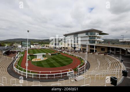 Vue générale du sol avant la soirée Hunter Chase à Hippodrome de Cheltenham Banque D'Images