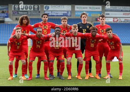 Rangée arrière, de gauche à droite, Gabriel Lemoine, Halim Timassi, Loic Masscho, Maarten Vandevoordt et Lucas Lissens. Rangée avant, de gauche à droite, Yuri Verschaeren de Beglium, Killian Sardella, Jeremy Doku, Tibo Persyn, Lagie Ramazani et Elias Sierra Banque D'Images