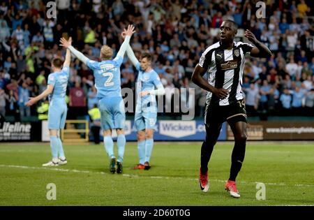 Jonathan forte du comté de Notts célèbre le score, mais le but est non autorisé Banque D'Images