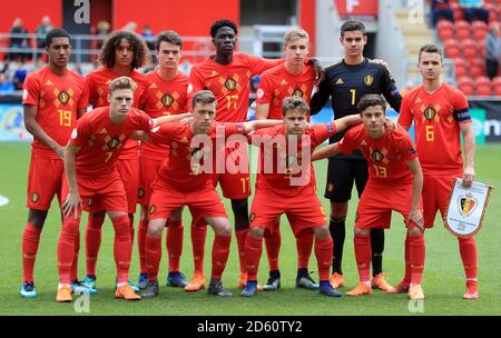 Rangée arrière, de gauche à droite, Jamie Yayi Mpie, Gabriel Lemoine, Lucas Lissens, Amadou Onana, Lars Dendoncker, Nick Shinton et Nicolas Raskin. Première rangée, de gauche à droite, Yorbe Vertessen, Siebe Vandermeulen, Loic Masscho et Elias Sierra Banque D'Images