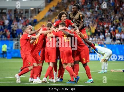 Le Nacer Chadli (masqué) de Belgique célèbre le troisième but de son camp Du match avec des coéquipiers, dont Michy Batshuayi en Belgique (En haut à droite) et Axel Witsel (en haut à gauche) Banque D'Images