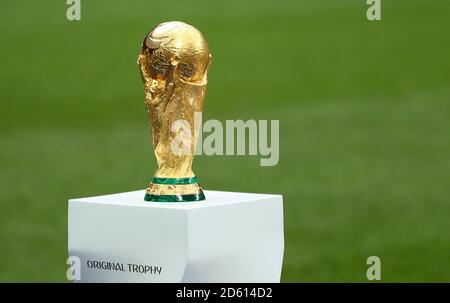 Le trophée exposé avant la finale de la coupe du monde de la FIFA 2018 au stade Luzhniki à Moscou, le 15 juillet 2018