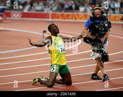 Photo du fichier : Usain Bolt essaie pour l'équipe de football australienne Central Coast Mariners. La caméra Gigawave en action après que Ubain Bolt de la Jamaïque gagne la médaille d'or dans le 200m masculin au stade national pendant les Jeux Olympiques de Beijing 2008. ... Opérations médiatiques aux Jeux Olympiques ... 20-08-2008 ... Pékin ... Chine ... Le crédit photo devrait se lire : John Walton/EMPICS Sport. Référence unique n° 6261137 ... Date de la photo: Mercredi 21 août 2008. Le crédit photo devrait se lire: John Walton Banque D'Images