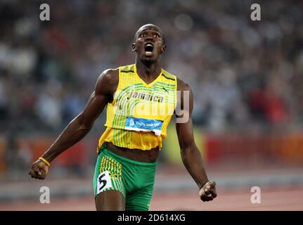 Photo du fichier : Usain Bolt essaie pour l'équipe de football australienne Central Coast Mariners. La Jamaïque Usain Bolt célèbre la victoire de la finale masculine de 200 M. ... Jeux Olympiques - Jeux Olympiques de Beijing 2008 - jour douze ... 20-08-2008 ... Pékin ... Chine ... Le crédit photo devrait se lire : John Walton/EMPICS Sport. Référence unique n° 6259398 ... Banque D'Images