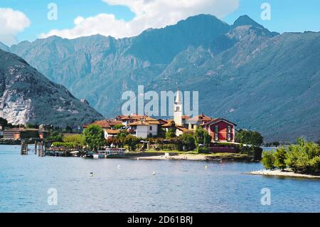 Île Saint-Julius sur le lac Orta dans le Piémont Italie. Banque D'Images