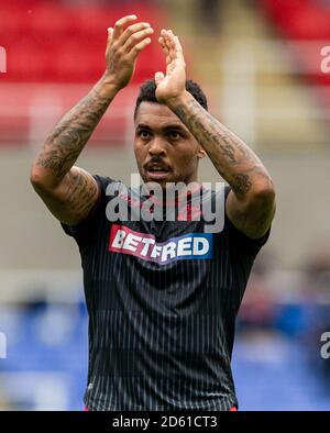 Josh Magennis de Bolton Wanderers célèbre à la fin du correspondance Banque D'Images