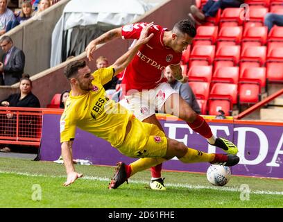 Lewis page de Charlton Athletic et Lewie Coyle de Fleetwood Town Banque D'Images