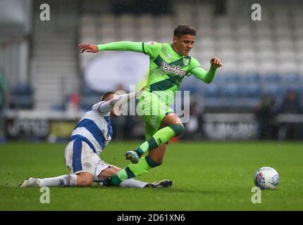 Luke Freeman des Queens Park Rangers et Max Aarons de Norwich City pendant le championnat Sky Bet Loftus Road Londres. Banque D'Images