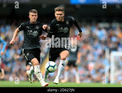 Johann Berg Gudmundsson de Burnley (à gauche) et Jeff Hendrick Banque D'Images