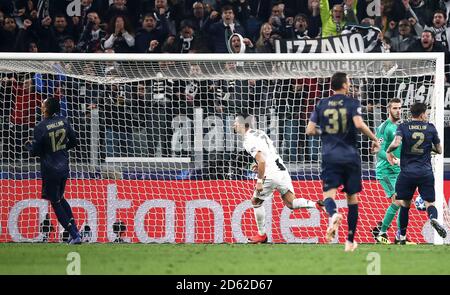 Cristiano Ronaldo (au centre) de Juventus célèbre le premier but de son côté du jeu Banque D'Images