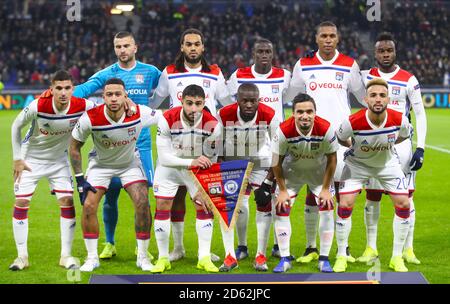Groupe d'équipe de Lyon. Rangée supérieure (de gauche à droite) Anthony Lopes, Jason Denayer, Ferland Mendy, Antonio Marcelo et Maxwel Cornet. Rangée du bas (de gauche à droite) Houssem Aouar, Memphis Delay, Nabil Fekir, Tanguy Ndombele, Rafael Da Silva et Fernando Marcal Banque D'Images