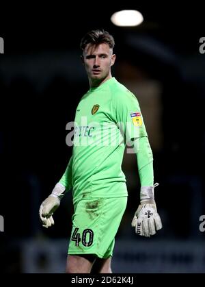 Burton Albion gardien Bradley Collins Banque D'Images