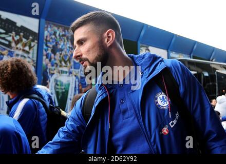 Olivier Giroud, de Chelsea, accueille les fans avant le match avec Leicester. Banque D'Images